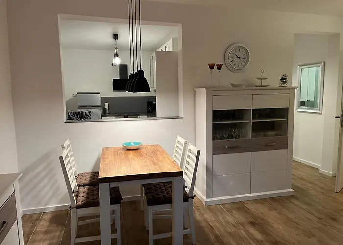 Wunderschoene Mit Balkon Auf Dem Bauernhof