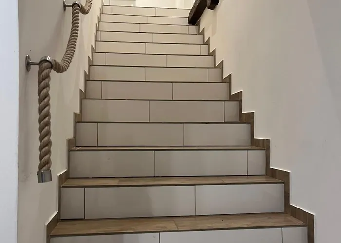 Wunderschoene Mit Balkon Auf Dem Bauernhof